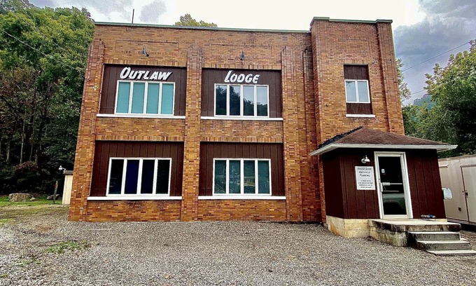 Iaeger Cabina | Outlaw Lodge (McCoy Floor 2nd)ATV,SXS, MX Offroad lodging