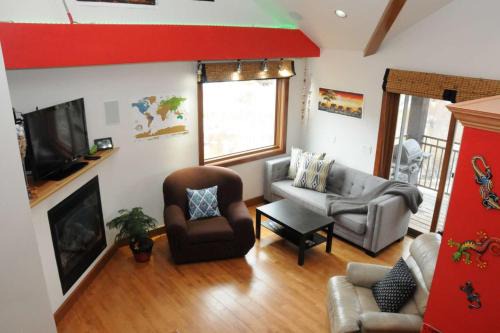Mountain Village Casa | Outlaws Creek