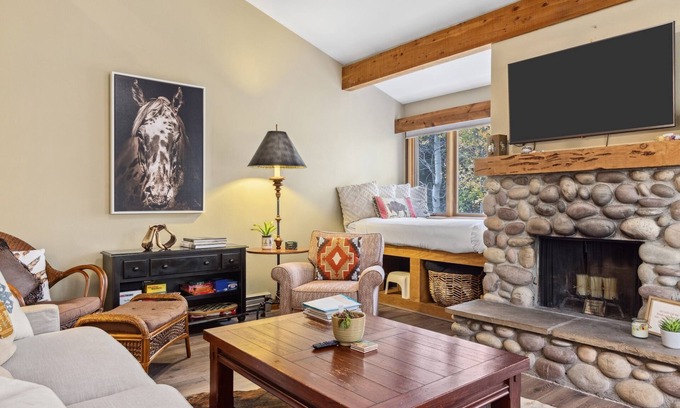 Moose Wilson Road Condominio | Outpost: Columbine 1024 - Aspens Location!