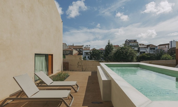 Bonfim Hotel | Outsite Porto Mouco