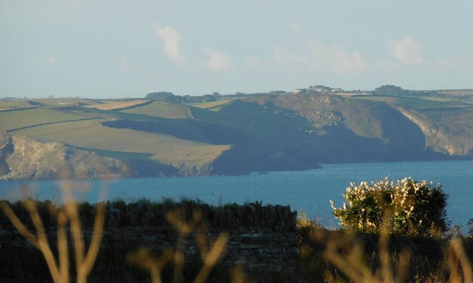 Treknow Apartamento | Outstanding Prime Position Coastal Property