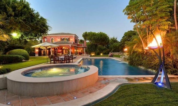 Quinta do Lago Villa | OUTSTANDING 5 BEDROOM VILLA WITH GAMES ROOM IN QUINTA DO LAGO DM12 - Almancil, Algarve