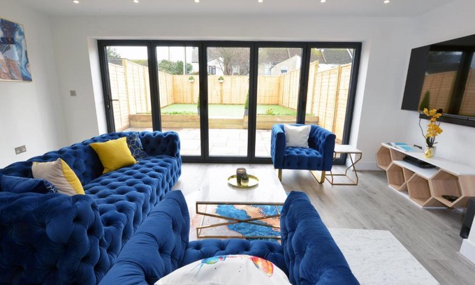 Littlehampton Casa | Outstanding modernised 3/4 double bedroomed house