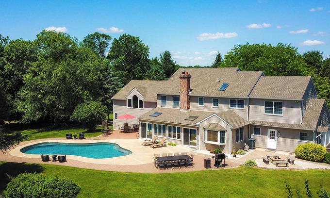 Perkasie Casa | Over 10 Acres In Bucolic Bucks County w/Pool!