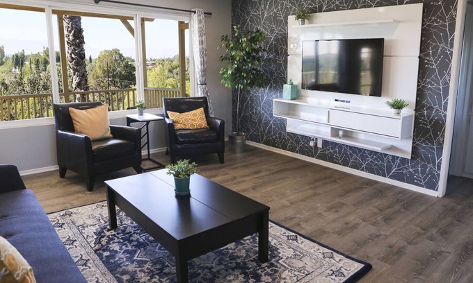 Thousand Oaks Casa | Over the Oaks - Great View - Whole Home - Stylish