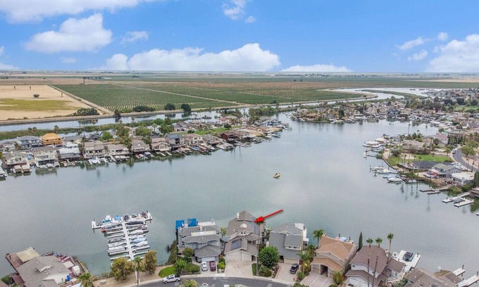 Discovery Bay Casa | Over the water experience in Biggest Bay /w Water Toys, Beach nearby. Waterfront