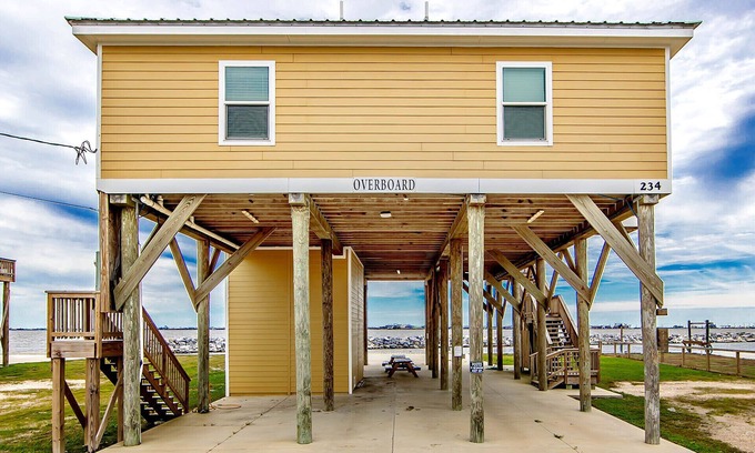 Golden Meadow Casa | Overboard - Coastal Realty Group
