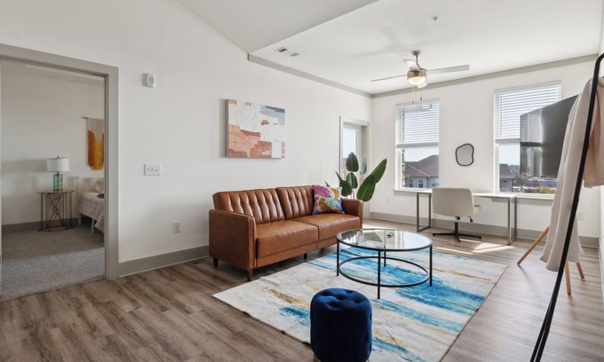 Farragut Apartamento | Overlook 1306 I Resort Style Living I Parking