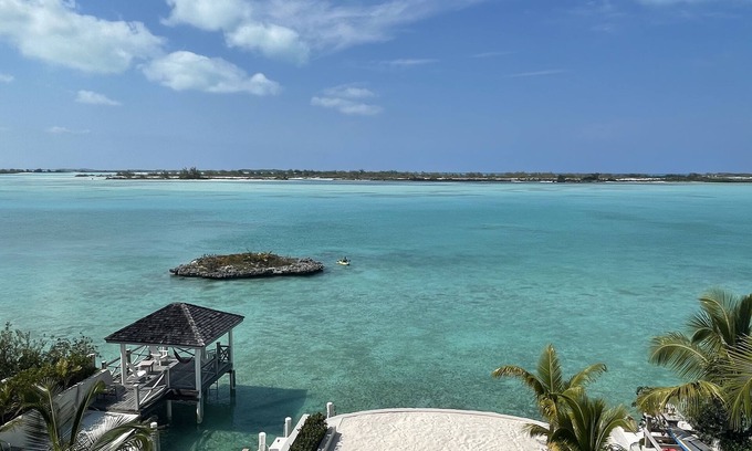 Hartswell Apartamento | Overlooking Moriah Harbour, new Thevine guest house II with its own pool & dock