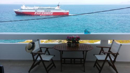 Rafina-Pikermi Apartamento | Overlooking the blue sea
