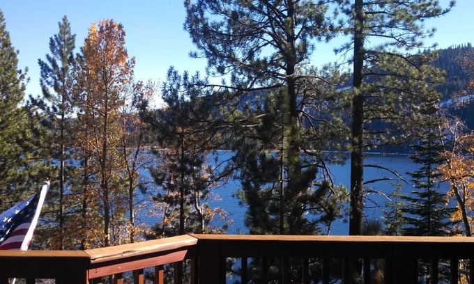Truckee Cabina | Pasa por alto el lago Donner