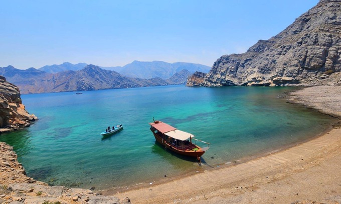 Khasab Alquiler De Eote | Overnight Camping at Dhow with Dolphin Watching, Snorkeling Telegraph Island