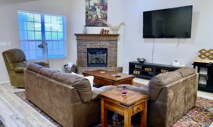 North Overton Casa | Overton Opulence - 3BR 3BA - Close to Tech