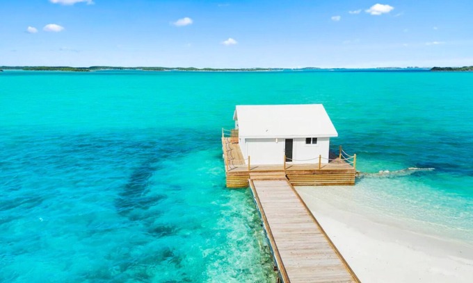 George Town Casa | Overwater Bungalow at Georgetown
