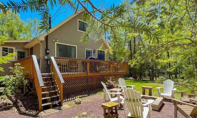 Jim Thorpe Casa | Owl Woods Inn, Jim Thorpe Lake Community, Indoor Hot Tub!