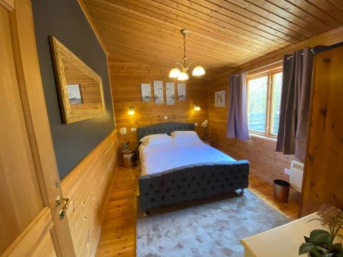 Storwood Casa | Owlet Lodge at Owlet Hideaway - with Hot Tub, Near York