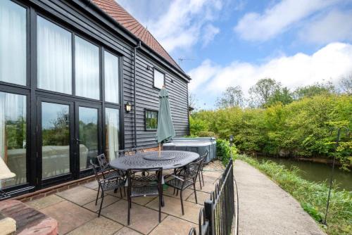 Wattisham Casa | Owls End at Wattisham Hall