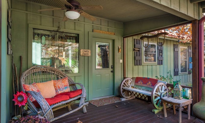 Mentone Cabina | Owl’s Perch-lakefront, paddle boards, pool table