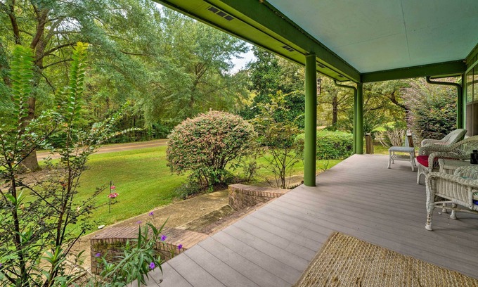 Oxford Cabaña | Oxford Home With Hot Tub, 10 Mi to Ole Miss
