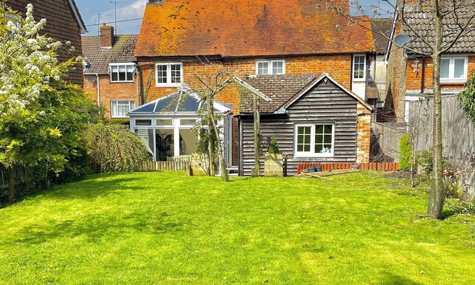 Wantage Cabaña | Oxfordshire Village Cottage With Private Garden