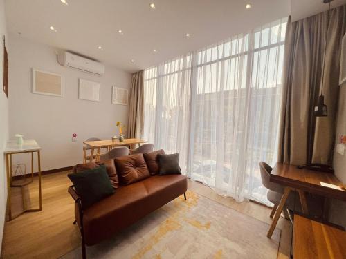 Batam Apartamento | oxy suites 1-01B at Shop House Meisterstadt Pollux Habibie