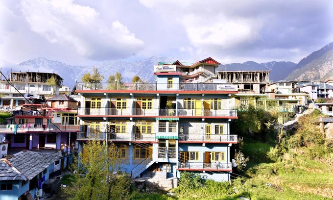 Naddi Hotel | OYO 12907 Hotel Isha Residency