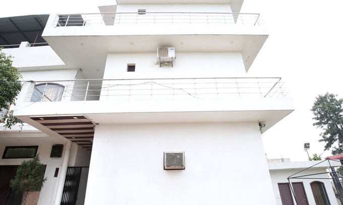 Amritsar Hotel | OYO 15996 Ma Resort