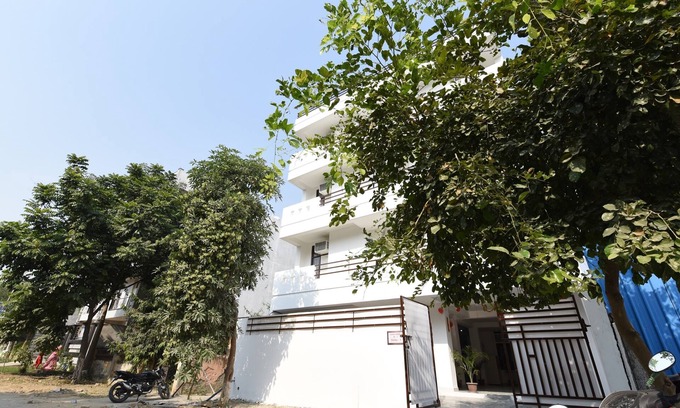 Greater Noida Casa | OYO 18982 OOAK Hotels Delta 1