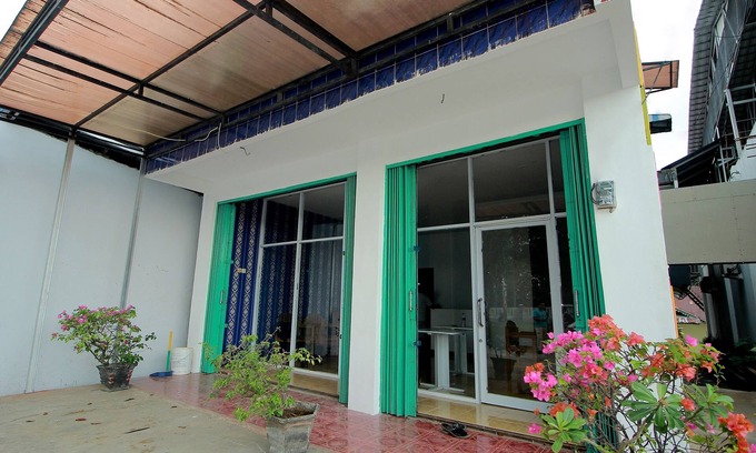 Bengkulu Hotel | OYO 1981 Unib Kostel