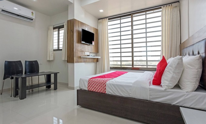 Niphad Hotel | OYO 26116 Food Hub