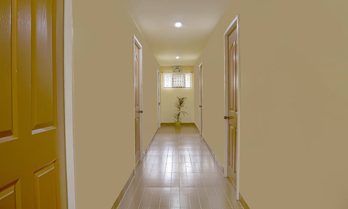 Santa Fe Hotel | OYO 592 La Briana Guest House