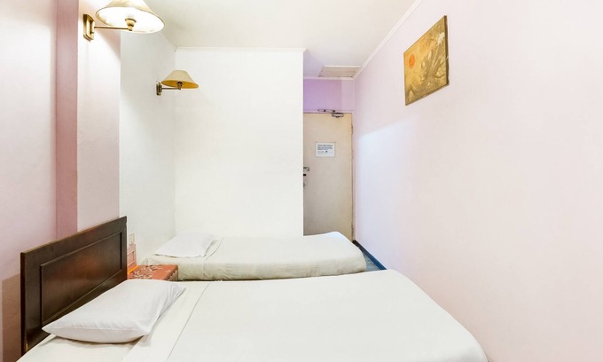 Kampung Air Hotel | OYO 89625 Bilton Inn