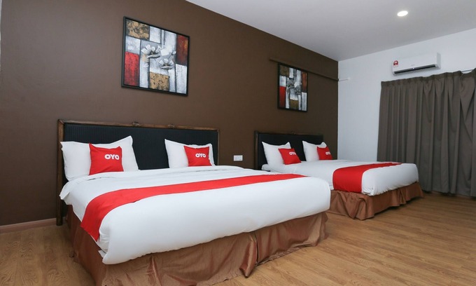 Kukup Hotel | OYO 89915 East Mount Hotel