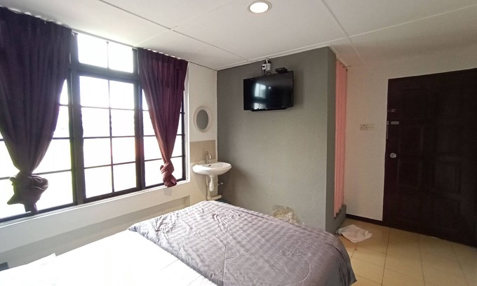 Kuching Hotel | OYO 90117 Grand Vista