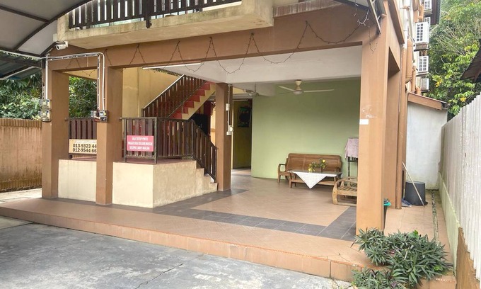 Kampung Ladang Tok Pelam Hotel | OYO 90915 Ilham Villa