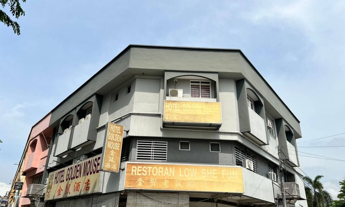 Pasir Puteh Baharu Casa | OYO 90994 Hotel Golden Mouse