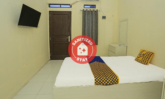 Kebon Jeruk Hotel | OYO 91635 Wisma Terace House