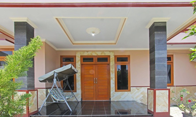 Sempe Hotel | OYO 91777 Kemuning Guesthouse