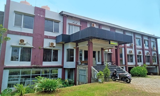 Bengkulu Hotel | OYO 91876 Hotel Putri Gading 2