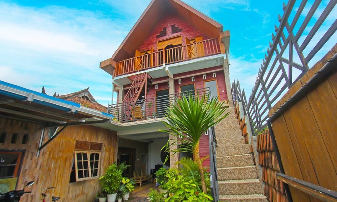 Senggigi Hotel | OYO 92558 Bale Datu Homestay Near Lapangan Bulutangkis By'u Badminton