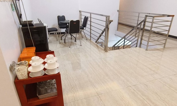 Banjarmasin Hotel | OYO 93123 Wisma Hamalau SyariahNearPulau Bromo Pedestrian Bridge
