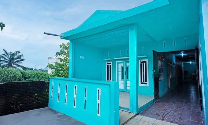 Pematangsiantar Hotel | OYO 93298 Barito House