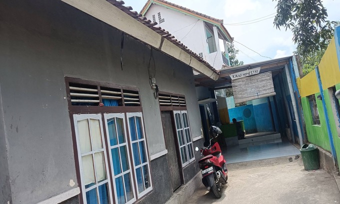 Kecamatan Praya Barat Daya Hotel | OYO 93359 Kawi Homestay