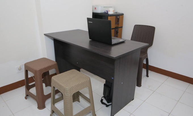 Pekayon Jaya Hotel | OYO 93761 Kemang View By Room 88