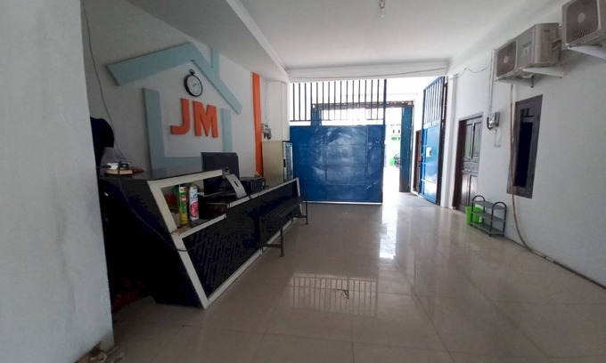 Karawang Hotel | OYO 94032 Jm Guest House 2NearStasiun karawang