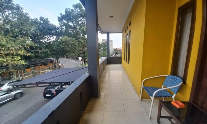 Bandung Hotel | OYO 94102 Kuningan Guest House Syariah