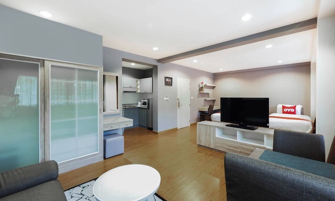 Nong Pa Khrang Hotel | OYO 995 Blue Cafe Apartment