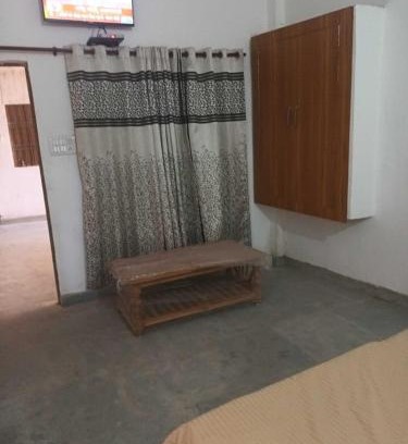 Malihabad Hotel | OYO Banshidhar Guesthouse
