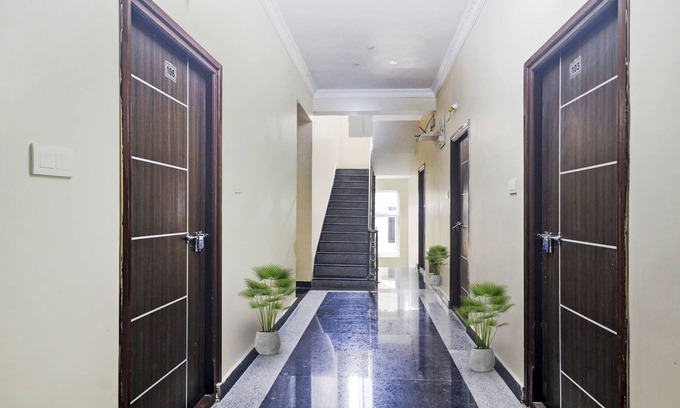Kukatpalli Hotel | OYO Flagship D Grand Residency