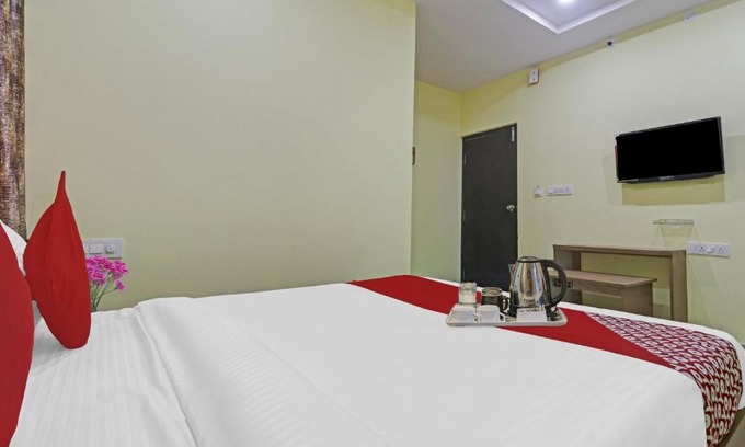 Hyderabad Hotel | OYO 89390 Hotel R Square